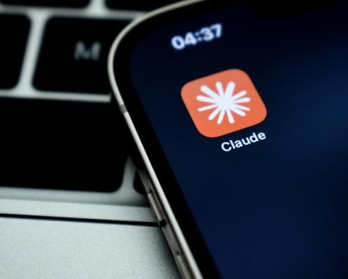 UK Tech Stocks Plunge Amid AI Revolution: "Claude Crash" Hits Relx and More